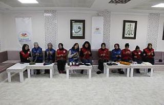 Erzincan’da gençlerden İdlib’e yardım eli