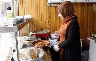 Eşi terk etti, tek başına verdiği hayat mücadelesinde...