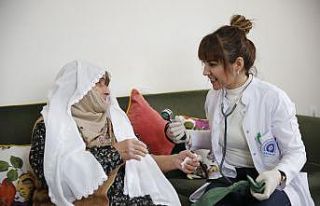 Evde bakım hizmetinden 9 ayda 4 bin 552 yaşlı ve...