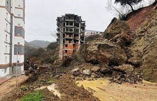 Fatsa’da korkutan heyelan