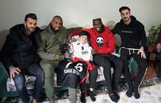 Gaziantep FK futbolcuları Enes’in hayalini gerçekleştirdi