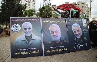 Gazze’de ABD ve İsrail bayrakları yakıldı