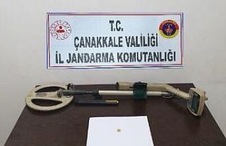 Gelibolu’da tarihî eser arayan şahıs dedektörle...