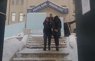 Girdikleri ikametteki şahısları darp edip paralarını...