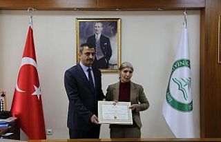 Görme engelli 51 yaşındaki Süheyla Köse üniversite...