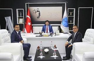 Gümrük Müdürleri Rektör Karacoşkun’la bir...