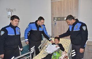 Hastanede tedavi gören öğrencilere polisten karne...