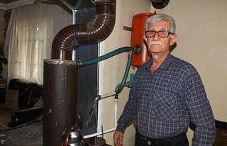 Havranlı soğuk demirci, evindeki kuzine soba ile...