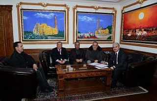 Hayırsever Fazıl Bahadır, eğitim hizmetlerinde...