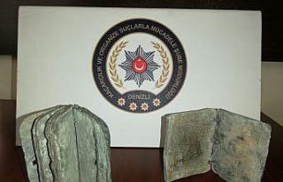 İbranice yazılmış 2 adet İncil ele geçirildi