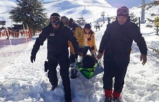 Isparta JAK Timleri, Davraz’da 44 kişiyi kurtardı