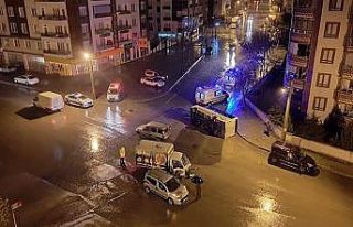 Isparta’da ekmek taşıyan kamyonetin çarptığı...