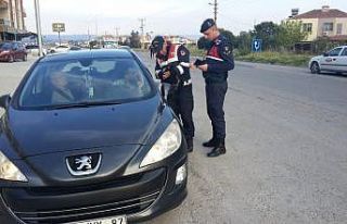 Jandarma 70 aranan şahsı yakaladı