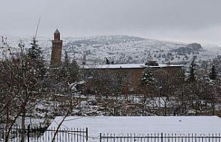 Kar tarihi Harput Mahallesi’ni beyaza bürüdü,...