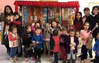 Karaabdülbakili çocuklar müzikli kukla gösterisi...