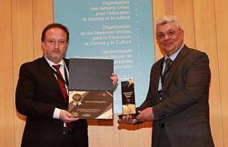 Karesi Belediyesi’ne Uluslararası İdealkent ödülü