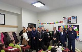 Kayseri’de 308 bin 35 öğrenci karnelerini aldı