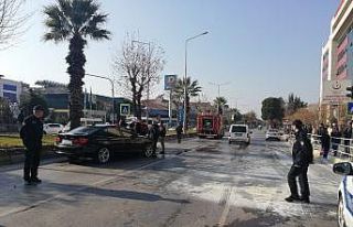 Kazaya karışan araçlardan biri alev aldı: 2 yaralı