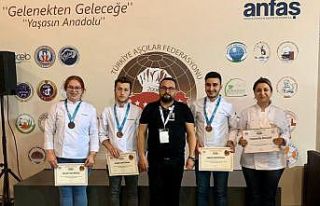 KBÜ aşçılık öğrencilerinden Antalya’da gümüş...
