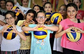 Kocaeli’de 3 bin öğrenciye voleybol eğitimi verilecek