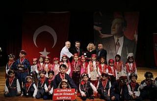 Konak’ta halk oyunları şenliği göz doldurdu