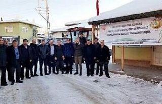 Köylülerin kurduğu kooperatife traktör desteği