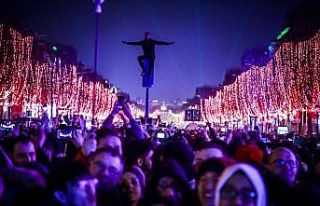 Macron: “Emeklilik reformu gözden geçirilecek”