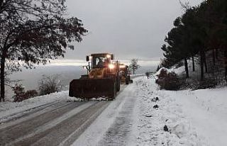 Manisa’da karla mücadeleye devam edliyor