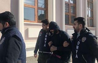 Market sahibini gasp eden cezaevi firarisi gizli bölmede...