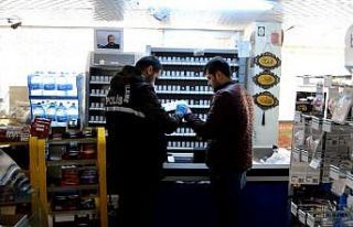 Markete giren hırsızlar sadaka kutusuna kadar çaldı