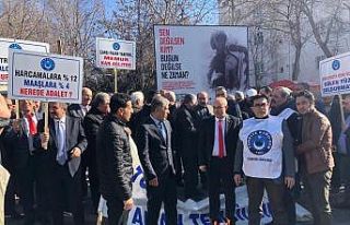 Memurlar bordro yaktı