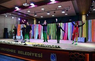 Minikler ‘Sevgi Çemberi’ni çok beğendi