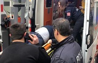 Mobilya getirdi, sırtından silahla vuruldu