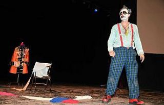 Nazım Hikmet anısına şiir dinletisi ve tiyatro...