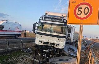 Nusaybin ipek yolunda trafik kazası: 2 yaralı