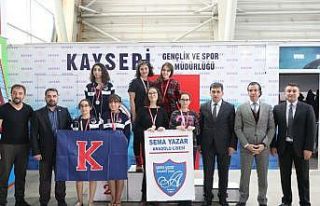 Okullar Arası Yüzme İl Birinciliği Başladı