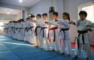 (Özel haber) 30 karateciden 27’si madalya kazanarak...