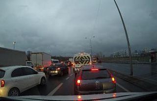 (ÖZEL) İstanbulluların trafik çilesi araç kamerasıyla...