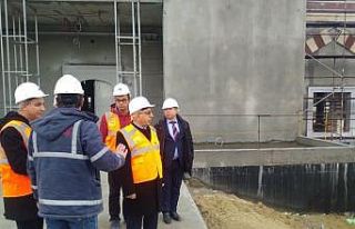 Rektör Murat, 18 Mart İÇDAŞ Ulu Camii inşaatında...