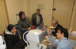 Sandıklı Devlet Hastanesi’nde dikişsiz katarakt...