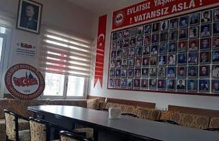 Şehit aileleri derneğinin davetsiz misafiri duygulandırdı