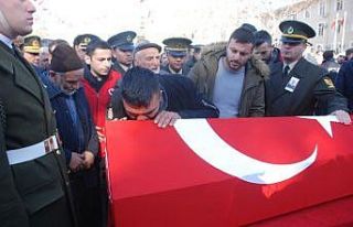 Şehit teğmen son yolculuğuna uğurlandı