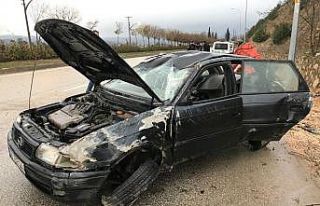 Seyir halindeki otomobil takla attı, sürücüsü...