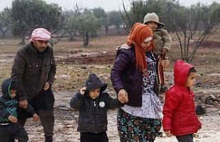 Sığınmacılar, güvenli yer bulmak için sürekli...