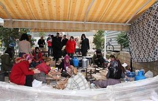 Sokak hayvanları için gözleme etkinliği yapıldı