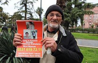 Sokak sokak kızlarını arıyor