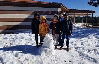 Soma Kaymakamlığından şehit çocuklarına karne...