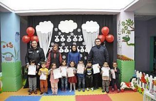 Şuhut’ta Anaokulu öğrencilerinin karne sevinci