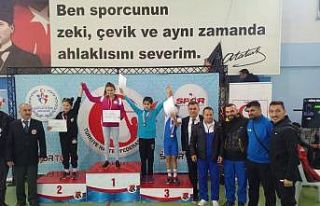 Suna Türküsever Yıldızlar Halter’de Türkiye...