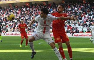Süper Lig: Antalyaspor: 0 - Göztepe: 3 (İlk yarı)